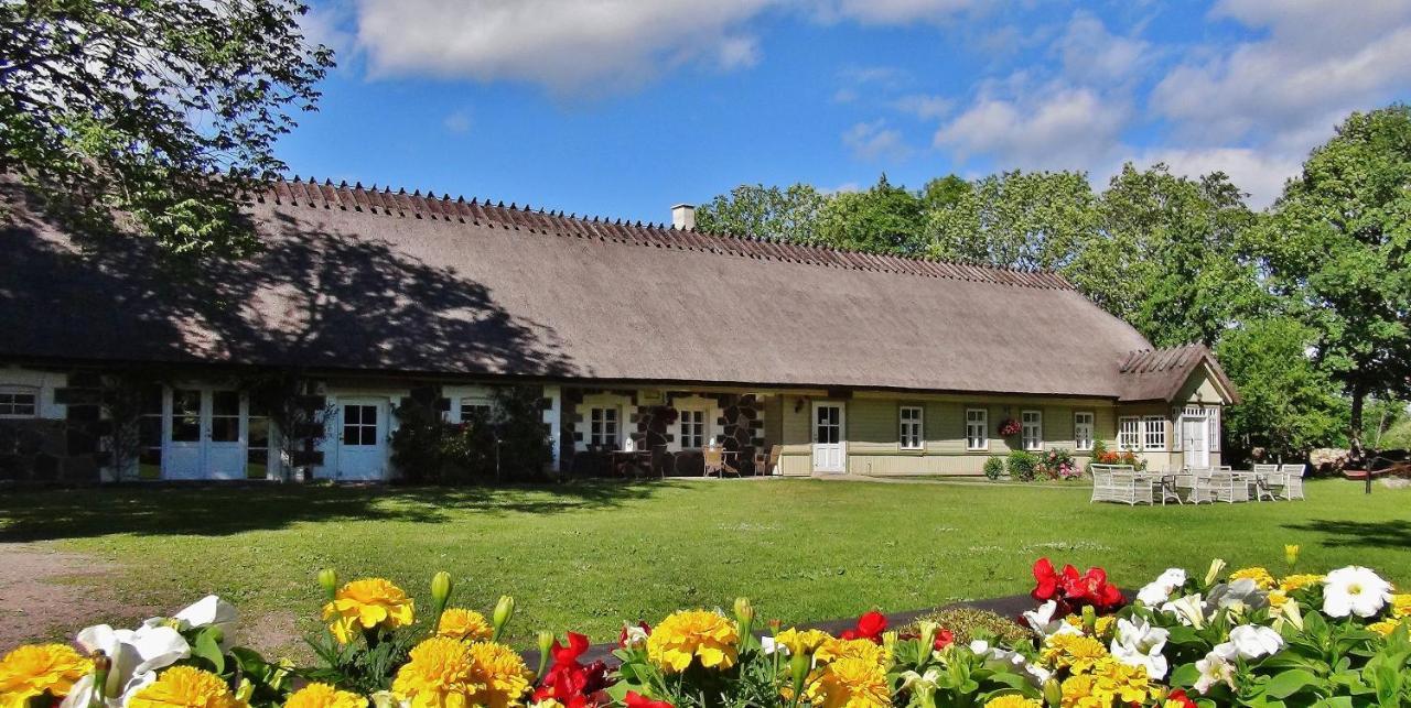 Vanatoa Taluhotell Koguva Bagian luar foto