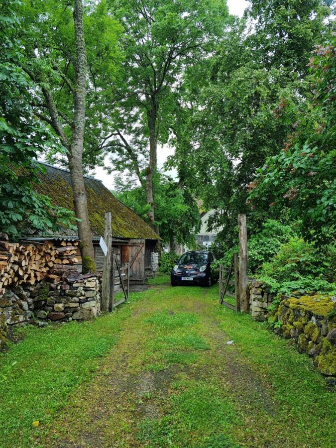 Vanatoa Taluhotell Koguva Bagian luar foto